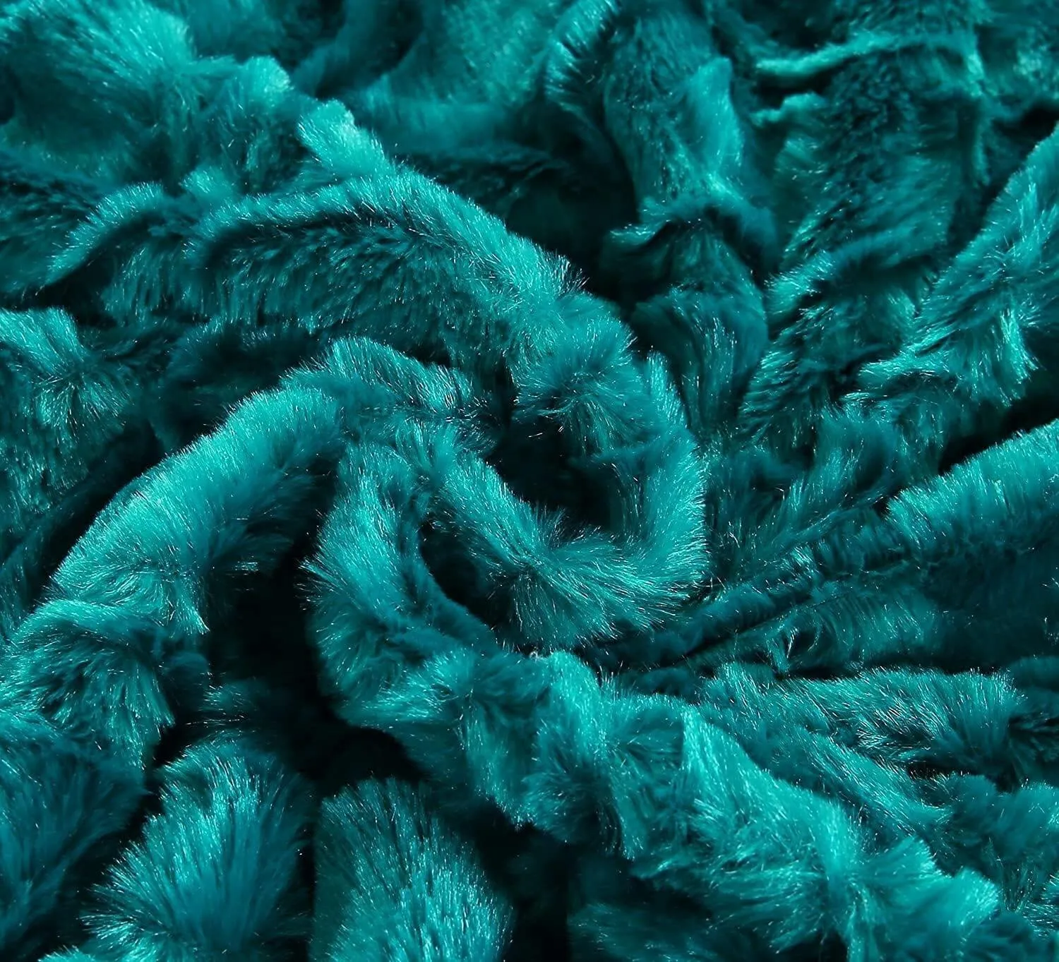 DaDa Bedding Mermaid Scales Emerald Green Blue w/ Sherpa Backside Faux Fur Throw Blanket (BL-171805) by DaDa Bedding Collection