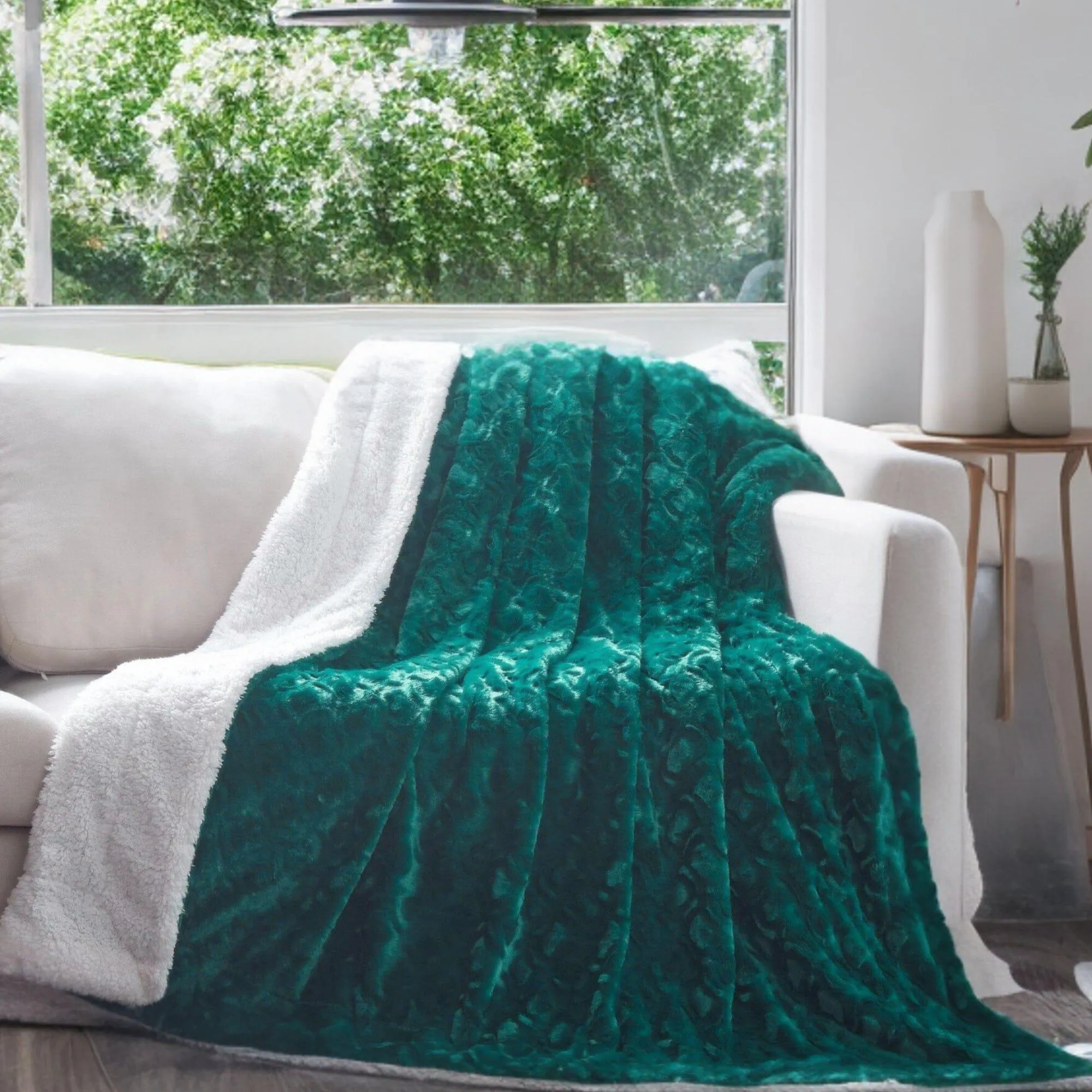 DaDa Bedding Mermaid Scales Emerald Green Blue w/ Sherpa Backside Faux Fur Throw Blanket (BL-171805) by DaDa Bedding Collection