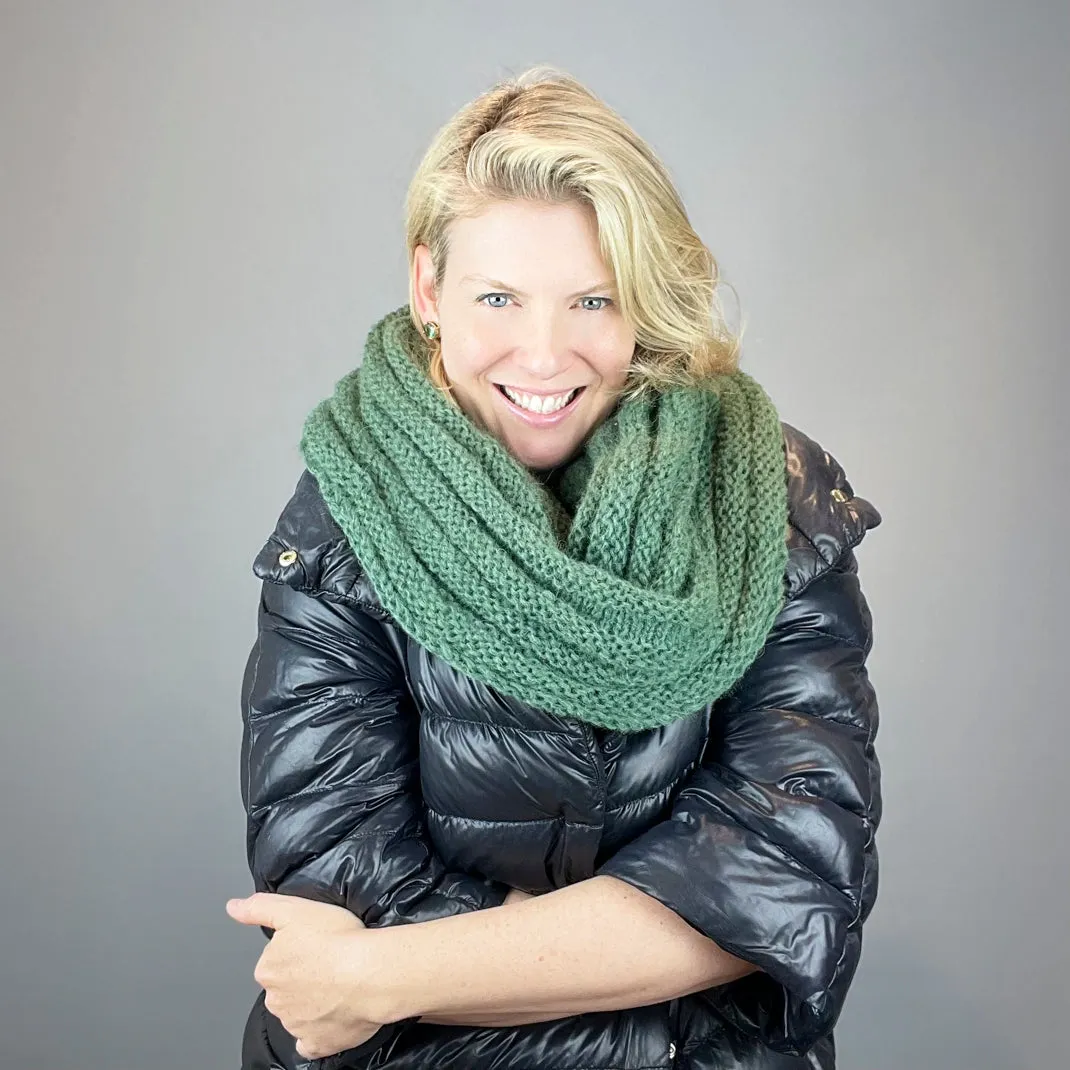 Malou Horizontal Ribbed Cowl | Lang Yarns Malou Light & Knitting Pattern (#406)